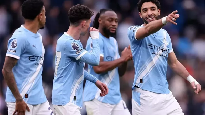الدوري الإنجليزي| تشكيل مانشستر سيتى ضد كريستال بالاس.. موقف عمر مرموش