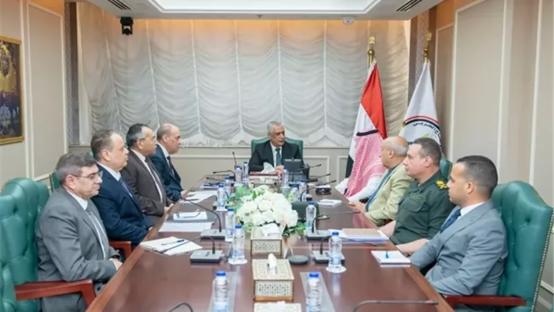 الإنتاج الحربي يناقش مع شركة سعودية مشروعات إعادة تدوير الغازات
