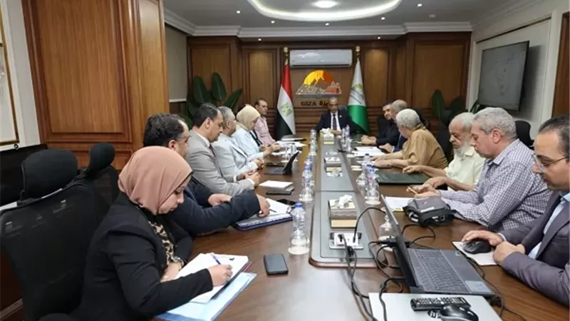 محافظ الجيزة يتابع معدلات تنفيذ مشروعات الصرف الصحي بالهرم