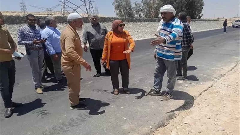 محافظ أسيوط: استمرار أعمال رصف طريق الجبانات بدشلوط في ديروط