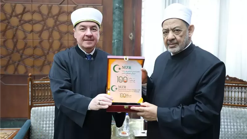 شيخ الأزهر يؤكد استعداد الأزهر لإنشاء مركز لتعليم اللغة العربية