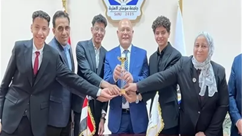 هندسة سوهاج الأهلية تتوج بكأس «عباقرة الجامعة» في موسمه الأول
