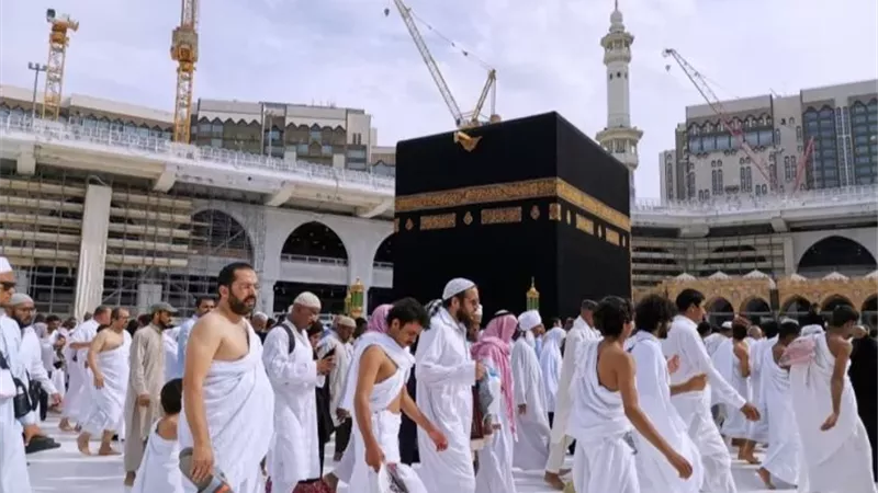 ما حكم إهداء ثواب الطواف للأحياء؟.. الإفتاء تجيب