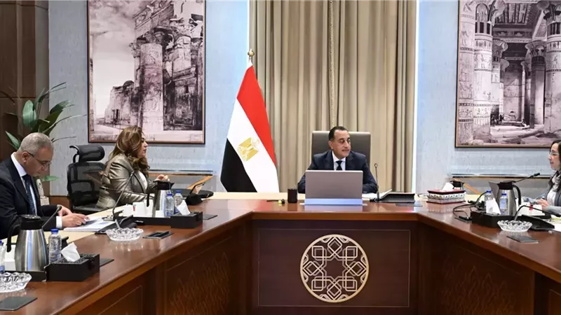 رئيس الوزراءيتابع الموقف التنفيذي للمشروعات التنموية والخدمية بالبحيرة
