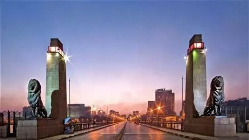 تحويلات مرورية تزامناً مع صيانة كوبري قصر النيل المعدني بالقاهرة