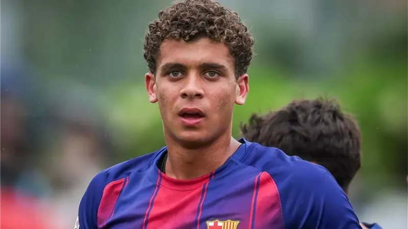 حمزة عبدالكريم يقود برشلونة للتأهل لنصف نهائى كأس الأبطال