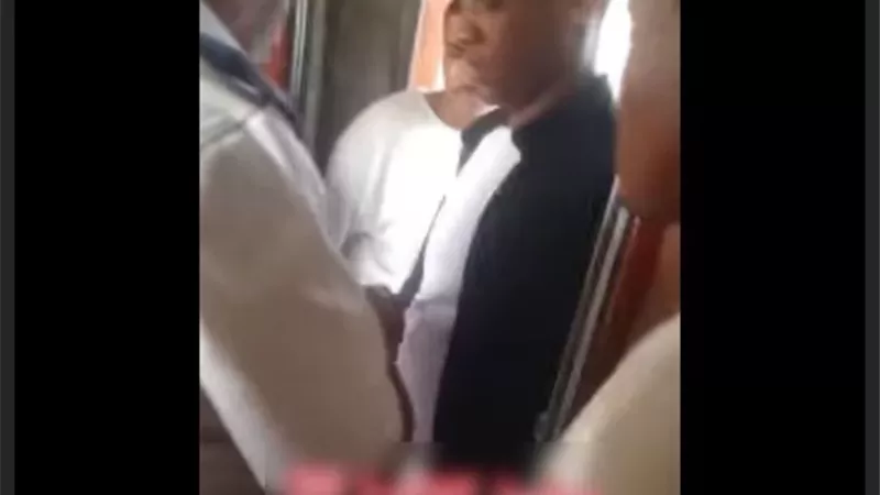 الداخلية:إيقاف فرد شرطة بسوهاج لتجاوزه مع أحد المواطنين داخل قطار
