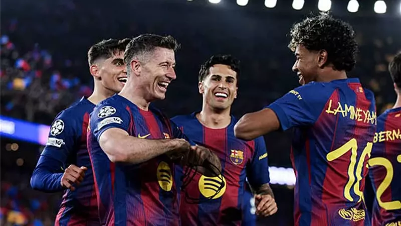 برشلونة ضد ديبورتيفو ألافيس .. ليفاندوفسكى يقود هجوم البلوجرانا