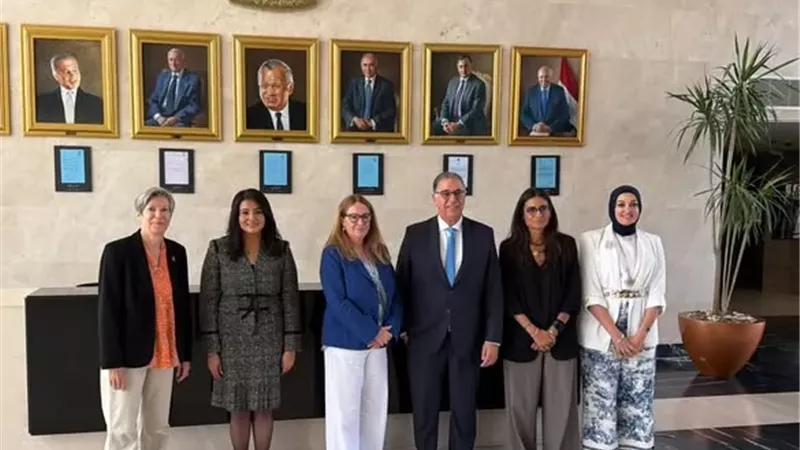 وزير الخارجية يؤكد أهمية توفير فرص عمل منتظمة في السوق الألماني