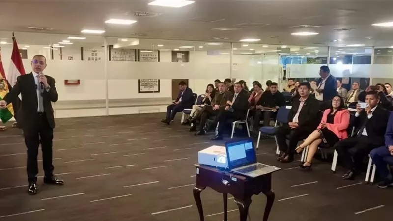 السفير المصري لدى بوليفيا يستعرض سبل تعزيز الصادرات بمختلف القطاعات