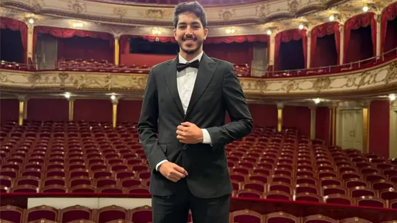 نجوم صاعدة مع السيمفونى بقيادة مينا ذكرى فى الأوبرا