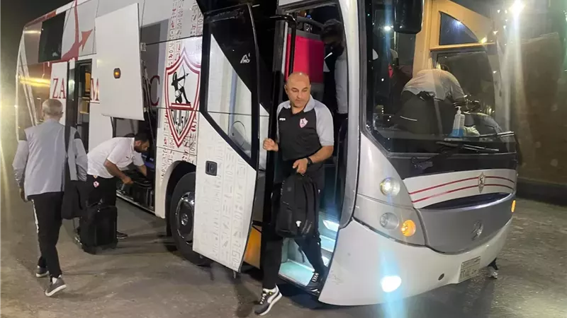 حافلة الزمالك تصل استاد القاهرة للقاء اتحاد العاصمة بنهائى الكونفدرلية