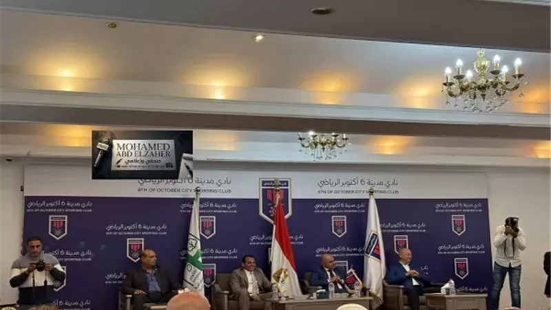 رئيس جهاز 6 أكتوبر يلتقي الأهالي لحل مشكلات المدينة