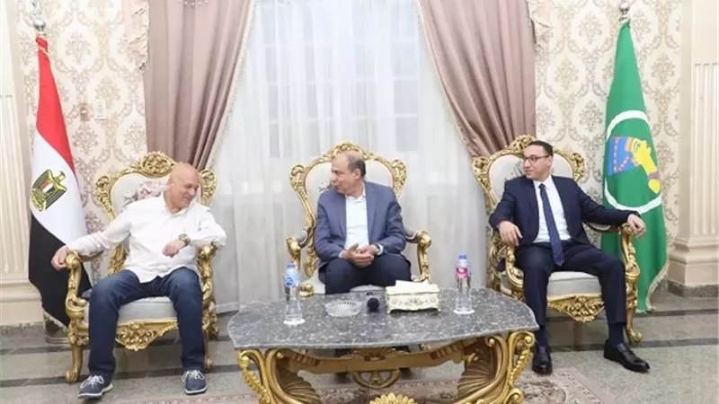 محافظ المنيا يستقبل نائب وزيرة الإسكان لمتابعة مشروعات مياه الشرب