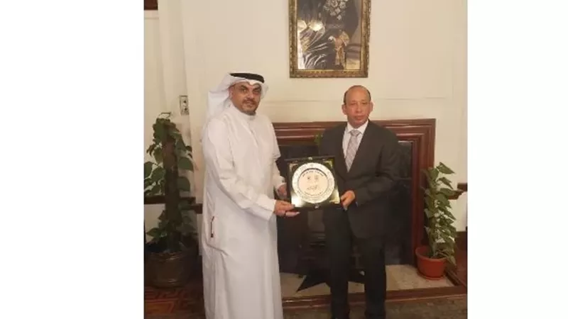 عميد قصر العيني يبحث التعاون نع رئيس المكتب الثقافي الكويتي