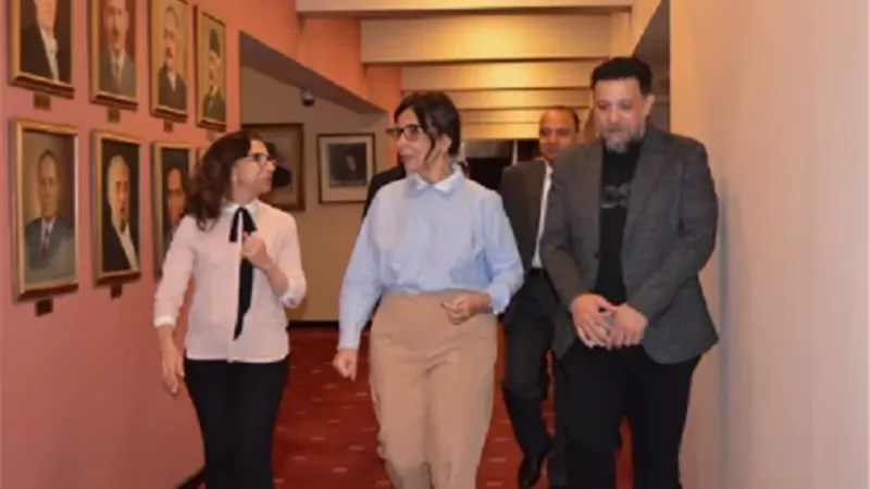 وزيرة الثقافة تتابع خطط تطوير دار الأوبرا المصرية