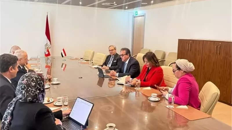 مصر وتونس تبحثان تطوير التعاون الصحي خلال اجتماعات «الصحة العالمية»