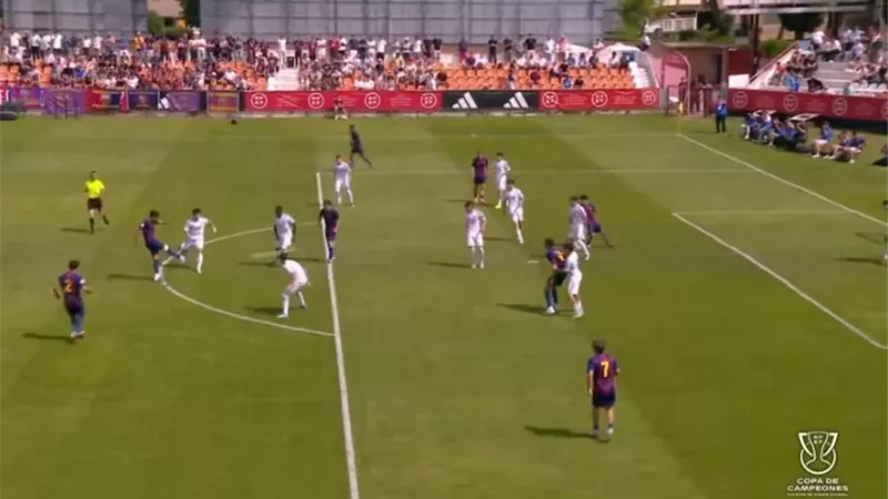 برشلونة يتقدم على ريال مدريد في الشوط الأول بنهائي كأس الأبطال
