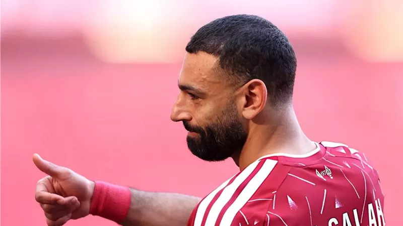 أوين يحدد بديل محمد صلاح في ليفربول