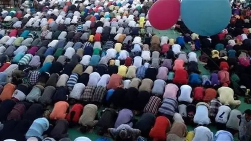 هل تبطل صلاة العيد إذا أخطأ الإمام في عدد التكبيرات؟