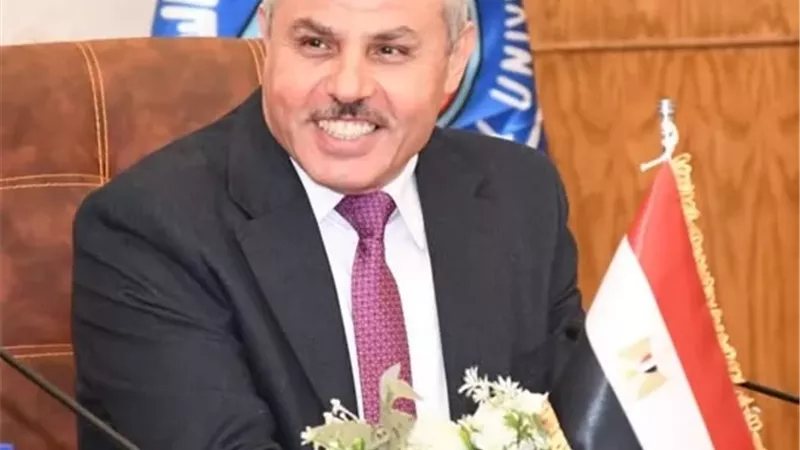 الدكتور ناصر مندور يهنئ منتسبي جامعة قناة السويس بعيد الأضحى
