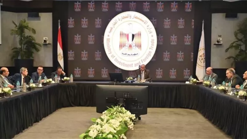 وزير الاستثمار يبحث مع مجلس اتحاد الغرف التجارية تعزيزالصادرات المصرية