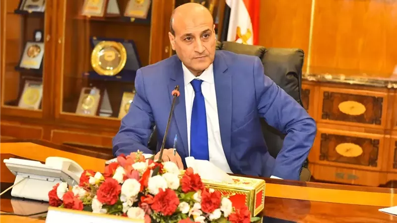 محافظ أسيوط يوجه بالتنسيق بين التضامن الاجتماعي والجمعيات الأهلية