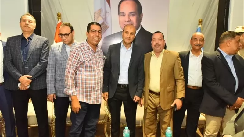 محافظ أسيوط يواصل استقبال المهنئين بعيد الأضحى وسط أجواء احتفالية