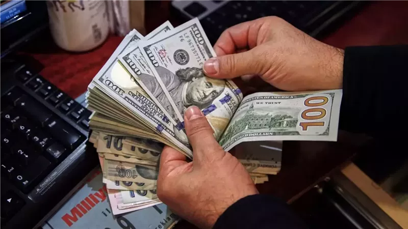 الإفتاء توضح الحكم الشرعي لاحتكار العملات الأجنبية والمضاربة بها
