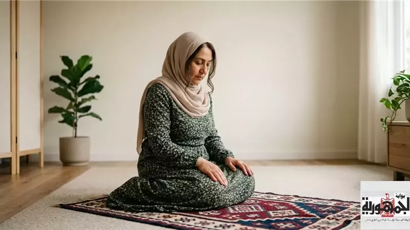 هل يجوز للمرأة الصلاة وهي كاشفة شعرها؟.. الإفتاء تجيب