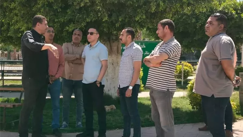 نائب محافظ المنيا يتفقد كورنيش النيل للتأكد من الحالة العامة