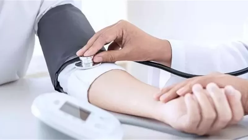دراسة: تقلبات ضغط الدم قد تسرّع الإصابة بالخرف
