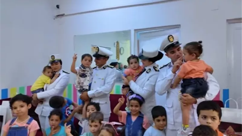 وزارة الداخلية تشارك الاطفال الأيتام فرحة عيد الاضحى .. فيديو