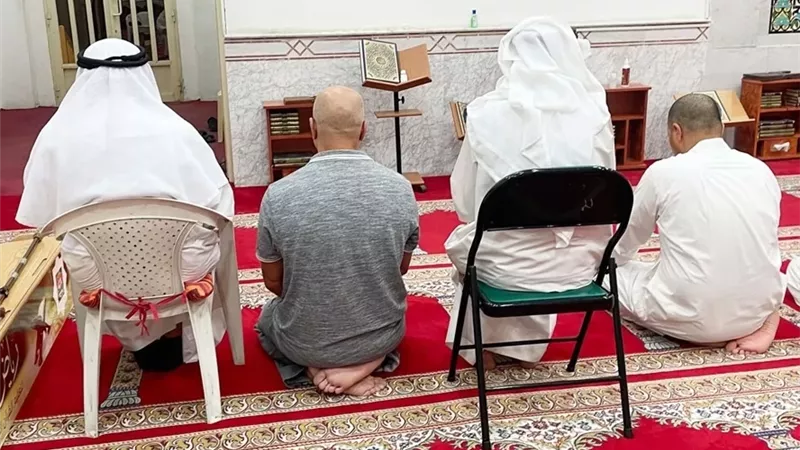 الضوابط الشرعية لصلاة المرضى وكبار السن غير القادرين على الحركة