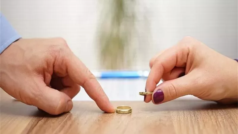 حكم الخلع وما يترتب عليه من حقوق والتزامات مالية بين الزوجين