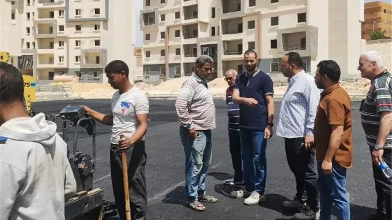 تعرف على أحدث مشروعات الطرق والتطوير فى مدينة 15 مايو.. بالصور