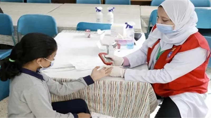 الصحة تفحص 10.8 مليون طالب لرصد الأنيميا والسمنة والتقزم