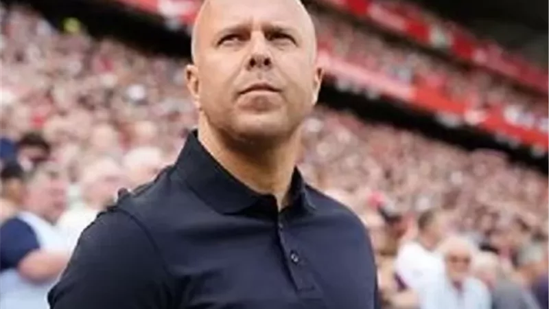 ليفربول يُعلن رحيل مدربه الهولندي آرني سلوت