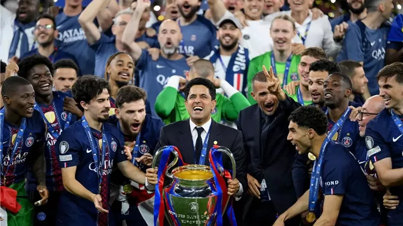 برشلونة يوجه رسالة لـ إنريكي وباريس سان جيرمان بعد التتويج