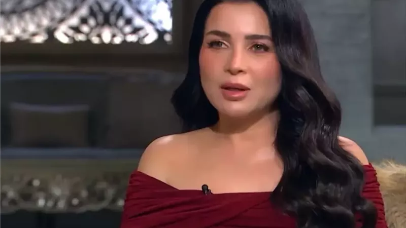 مي عز الدين عن قصة حبها: بدأت بدموع عمر خيرت وانتهت باعتراف مفاجئ
