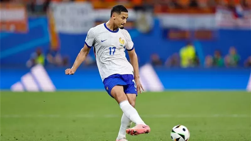 قلق في معسكر فرنسا بسبب تفاقم إصابة ساليبا قبل انطلاق كأس العالم