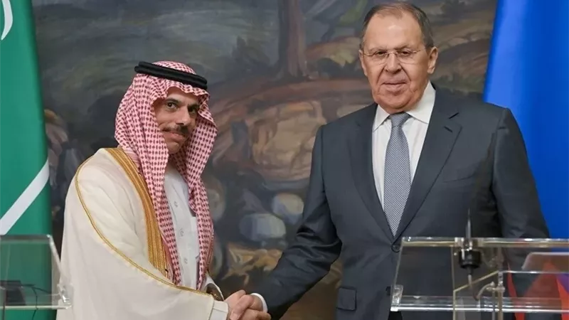 وزير الخارجية السعودى يتلقى رسالة خطية من نظيره الروسى
