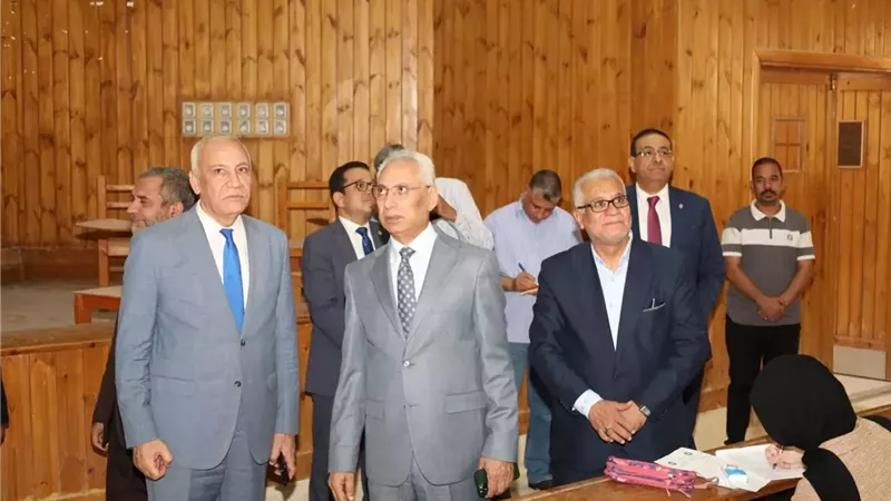 جولة تفقدية لرئيس جامعة المنيا لامتحانات نهاية العام