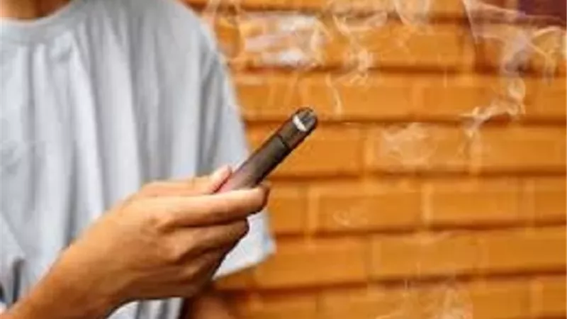 ليست آمنة كما يعتقد البعض.. دراسة تكشف مفاجأة عن السجائر الإلكترونية