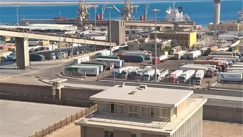 تداول 12 ألف طن و672 شاحنة بضائع عامة ومتنوعة بموانئ البحر الأحمر
