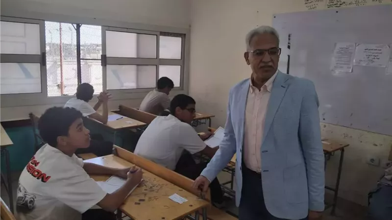 مدير تعليم الإسماعيلية يتفقد امتحانات الشهادة الإعدادية