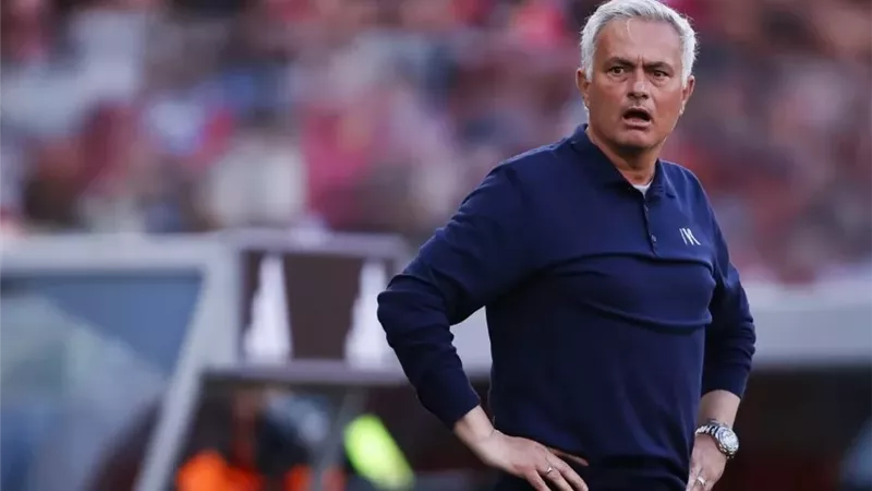 تقاير إسبانية.. مورينيو يقترب من تدريب ريال مدريد الموسم المقبل