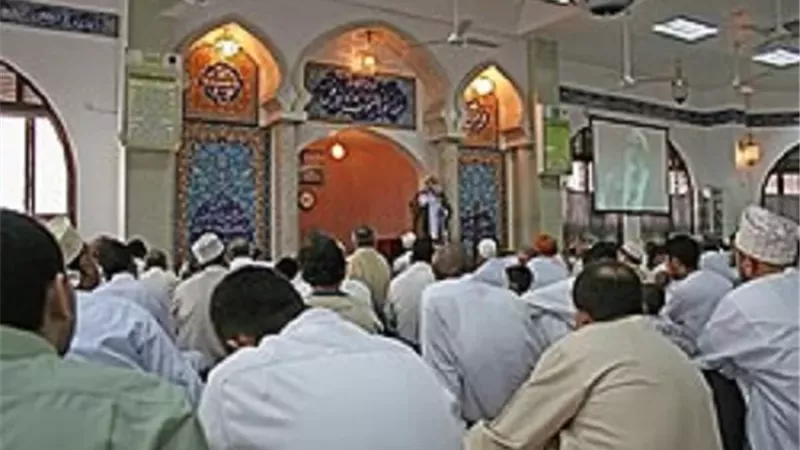 «كن راضيًا.. وإياك والتباهي»..رسائل الأوقاف من خطبة الجمعة