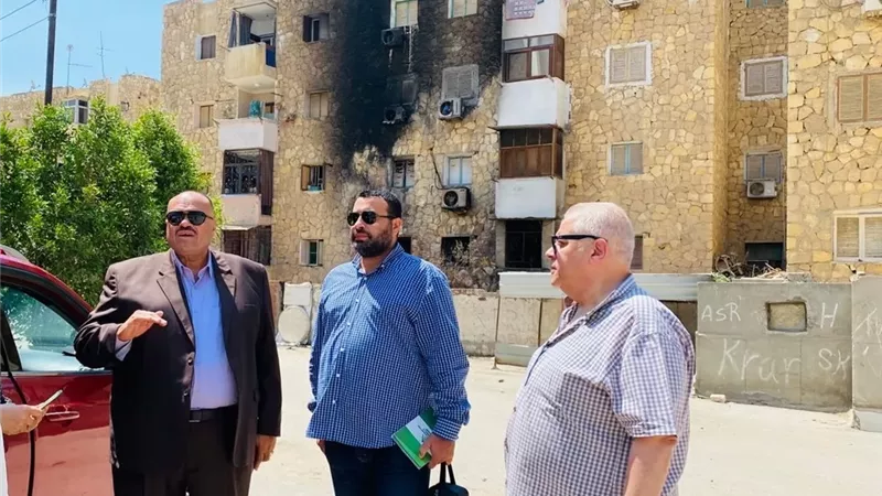 نقابة مهندسين الإسماعيلية تعاين الحالة الإنشائية لعقار محترق..صور