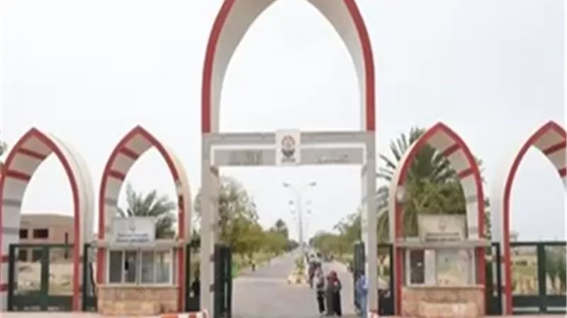 رئيس جامعة أسوان يتابع الاستعدادات لاستكمال امتحانات الترم الثاني
